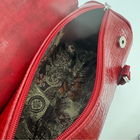 Vintage Y2K Vegan Leather Croc Embossed Heart Filagree Geo Roll Shoulder Bag - Picture 8 of 13